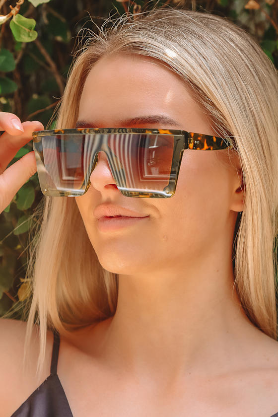 Ready to Go Brown Tortoise Square Sunglasses 1