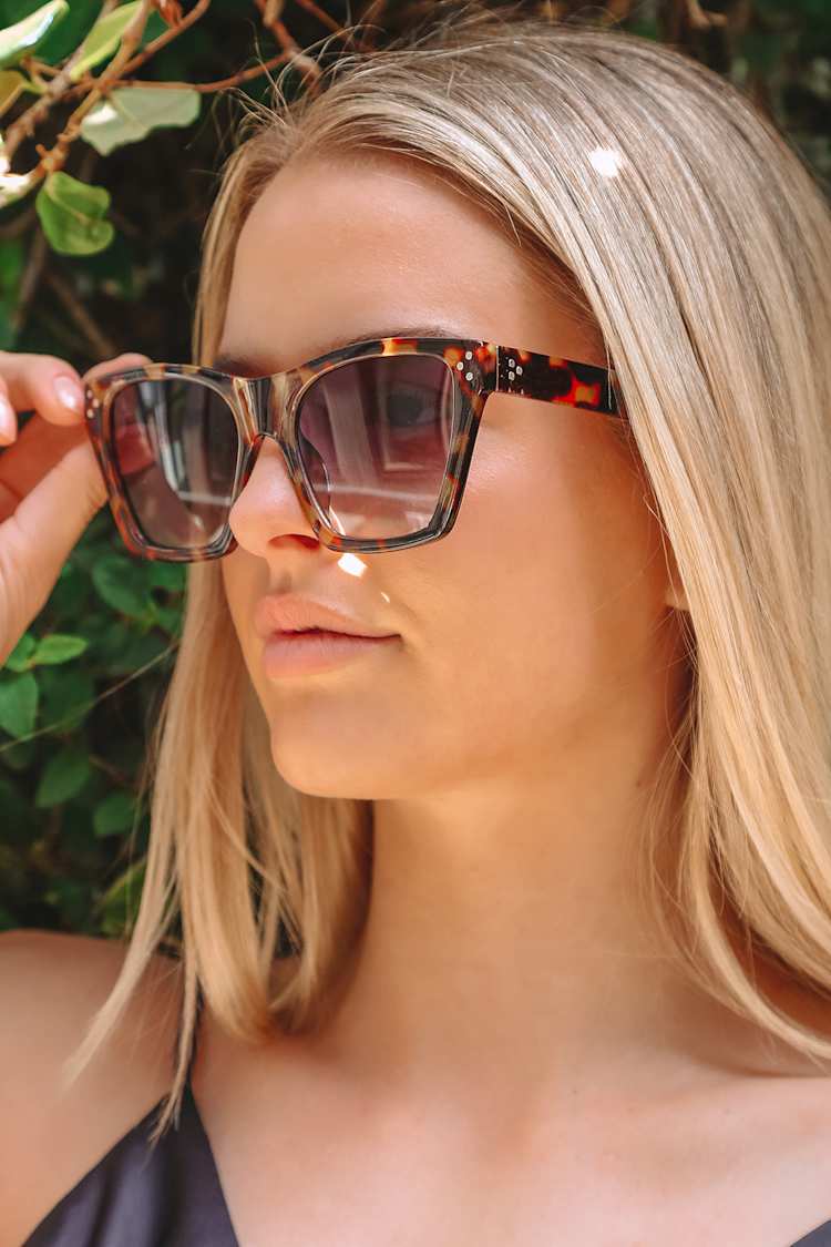 Cute Tortoise Sunglasses - Cat-Eye Sunglasses - Brown  display picture 2