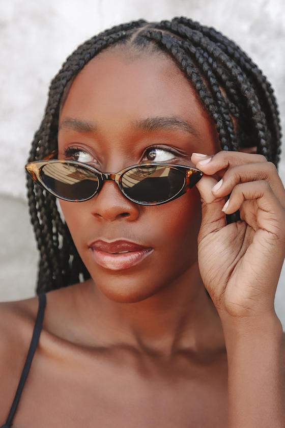 Isla Brown Tortoise Mini Cat-Eye Sunglasses 1