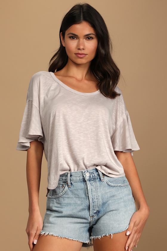 Short Sleeve V-Neck T-Shirt in Taupe
