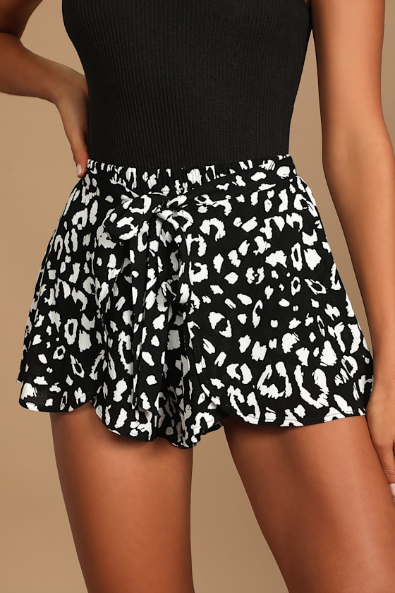 Yana Black and White Leopard Print Tie-Front Shorts - thumbnail 4
