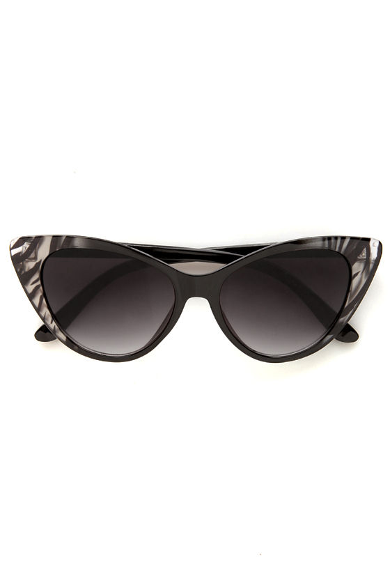 Cute CatEye Sunglasses Grey Sunglasses 10.00 Lulus