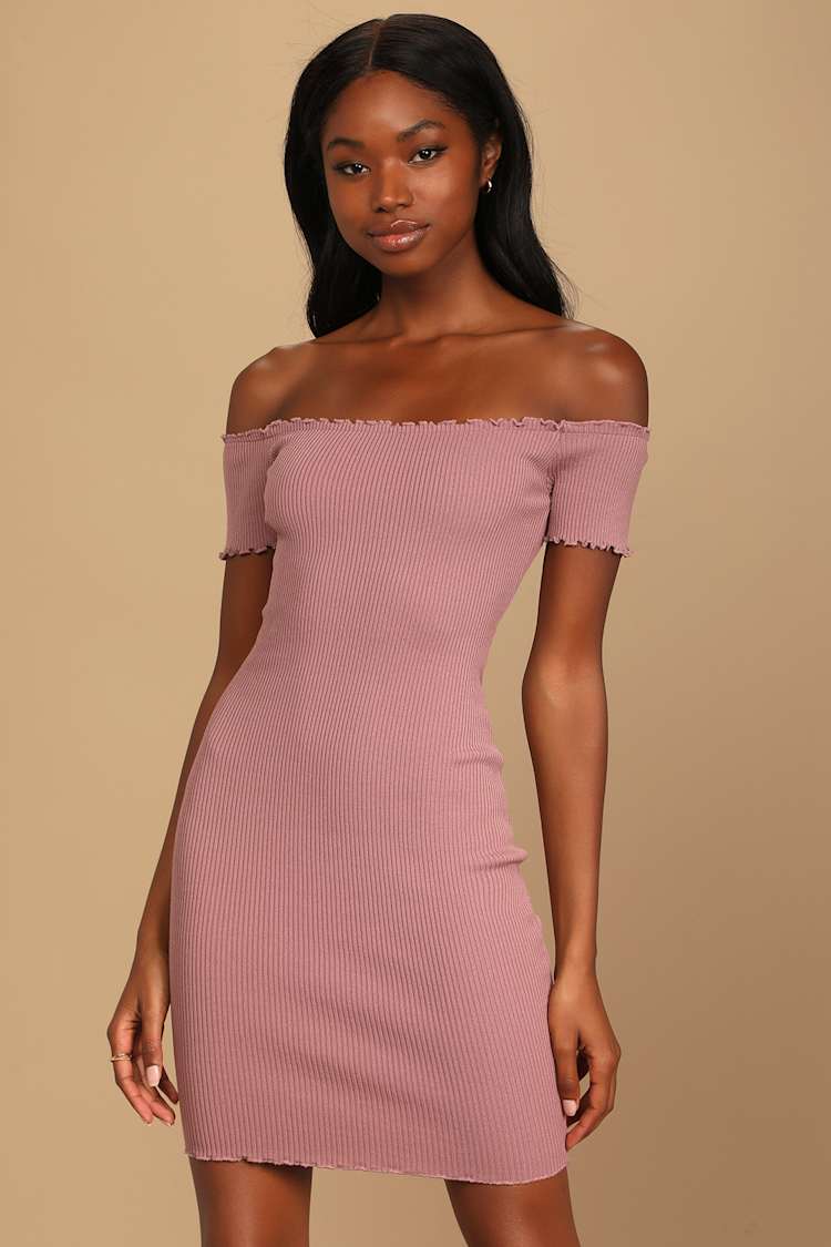 champagne fancy dress outfit Monika Dimova SEQUIN White's sverige Pleated Pants Summer Plaid Color:Ruby* This strapless dress features