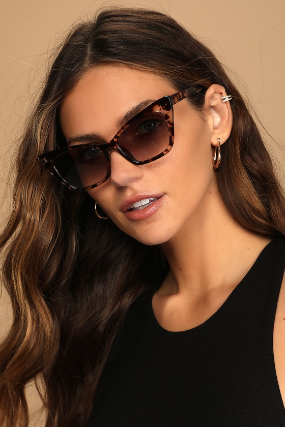 Chic Icon Tortoise Cat Eye Sunglasses