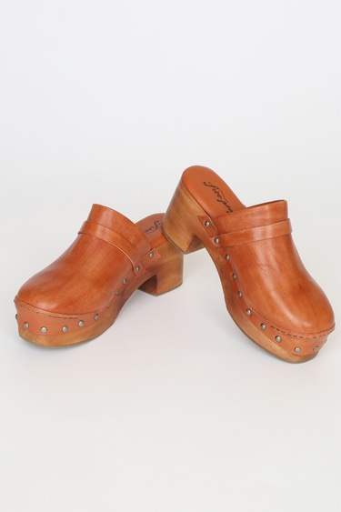 Free People Calabasas Tan Leather Studded Clogs