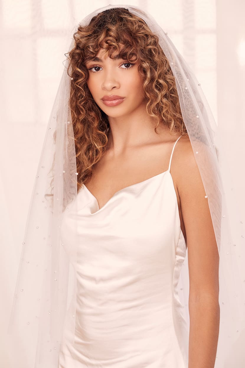 White Mesh Pearl Veil | Womens | One Size | 100% Polyester | Lulus Exclusive | Accessories | Hair Accessories | Holiday Dresses