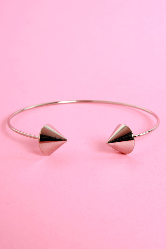bracelet clutch