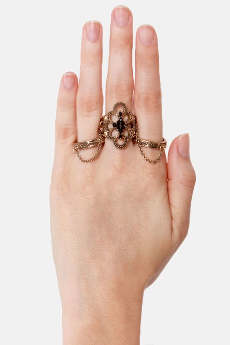 Stylish Three Finger Ring - - Triple - Ring - Lulus Ring Baroque $12.00