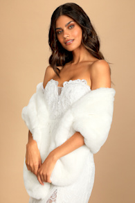 Upscale Style White Faux Fur Stole 3