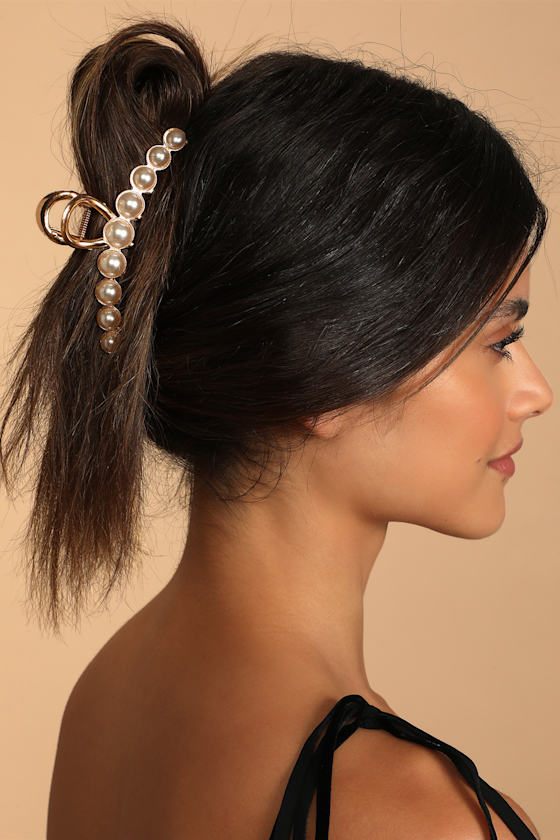 Timeless Treasure Gold Pearl Hair Clip 1