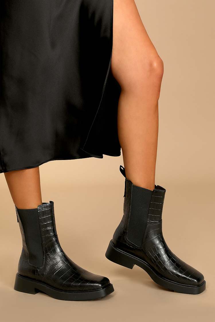 Mezlan Vanguard Croc-Embossed Leather Chelsea Ankle Boots in Black Mezlan Cervantes 21265 Calf-Skin Leather Chelsea Boots  main image 2