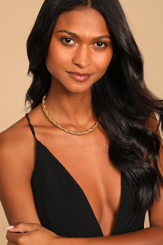 Twist of Fate Gold Twist Necklace 1