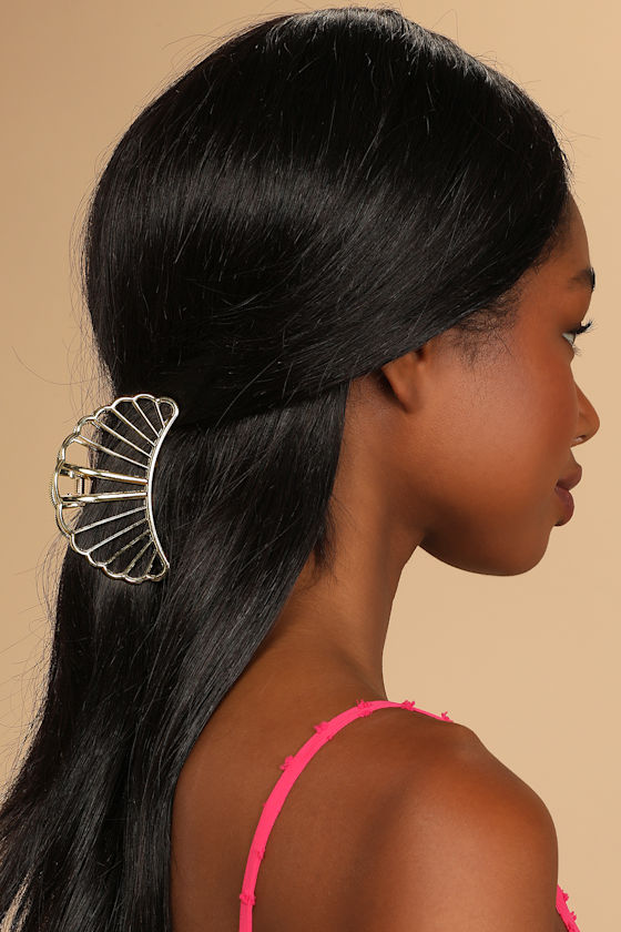 Come Out Of Your Shell Gold Hair Clip 1