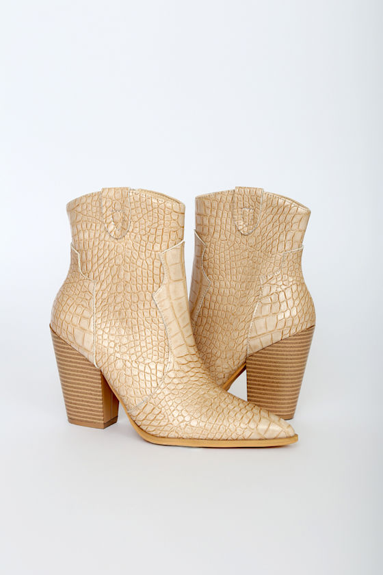 Oscar Light Nude Crocodile-Embossed Pointed-Toe Booties 4