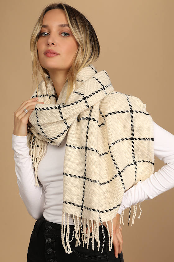 Cozy Afternoon Beige and Black Plaid Knit Scarf 6
