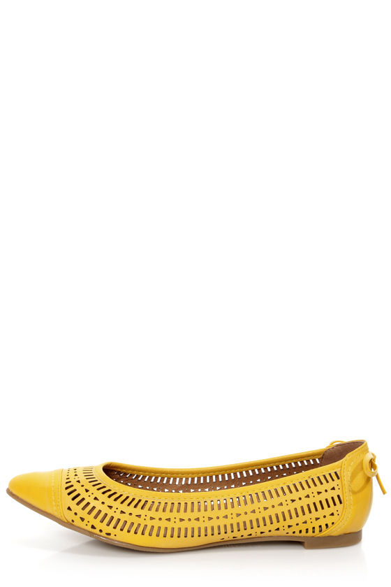 cap toe pointed flats
