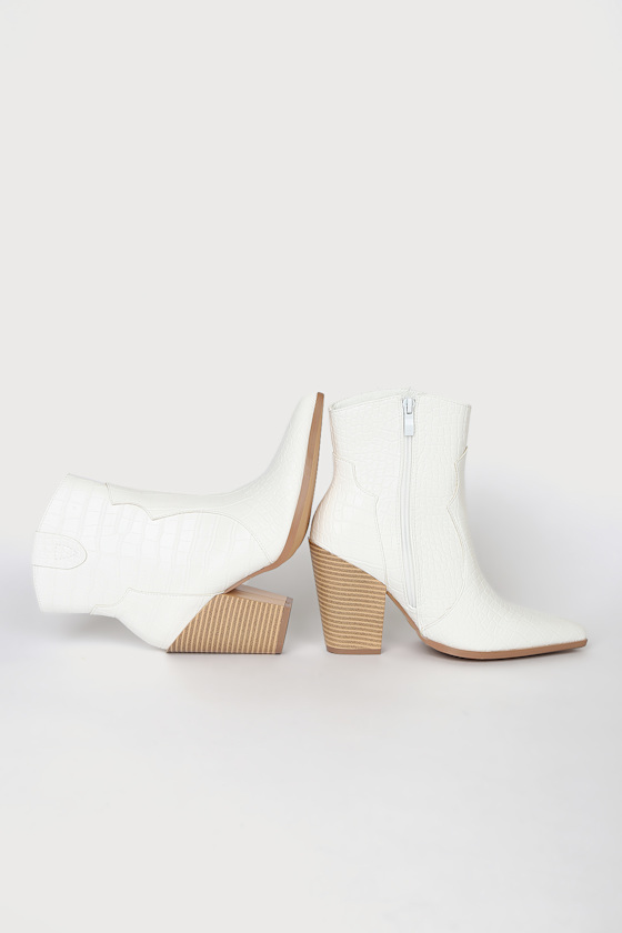 Oscar White Crocodile-Embossed Pointed-Toe Booties 4