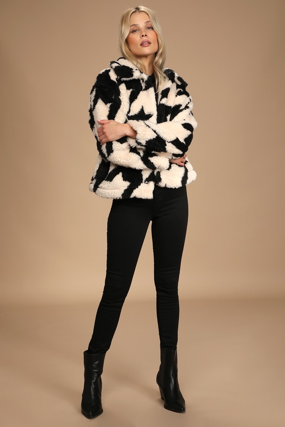 Love Birds Black and Cream Houndsthooth Faux Fur Coat