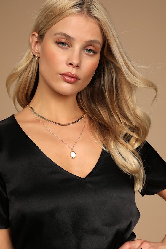 Chic Your Mind Black Satin V-Neck Short Sleeve Top 6