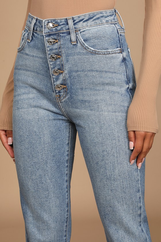 Forever a Trend Light Wash High-Rise Mom Jeans - thumbnail 4