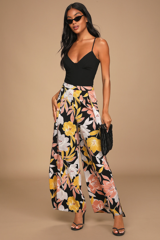 OUTFIT: Floral Palazzo Pants | Floral palazzo pants, Palazzo pants outfit,  Outfits