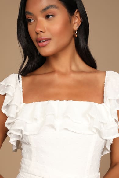 Elegant and sophisticated off-the-shoulder dress with sleeves