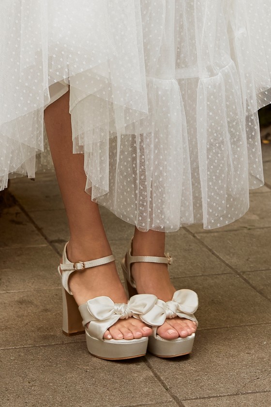 Lulus Lyeluh White Satin Bow Platform Heels