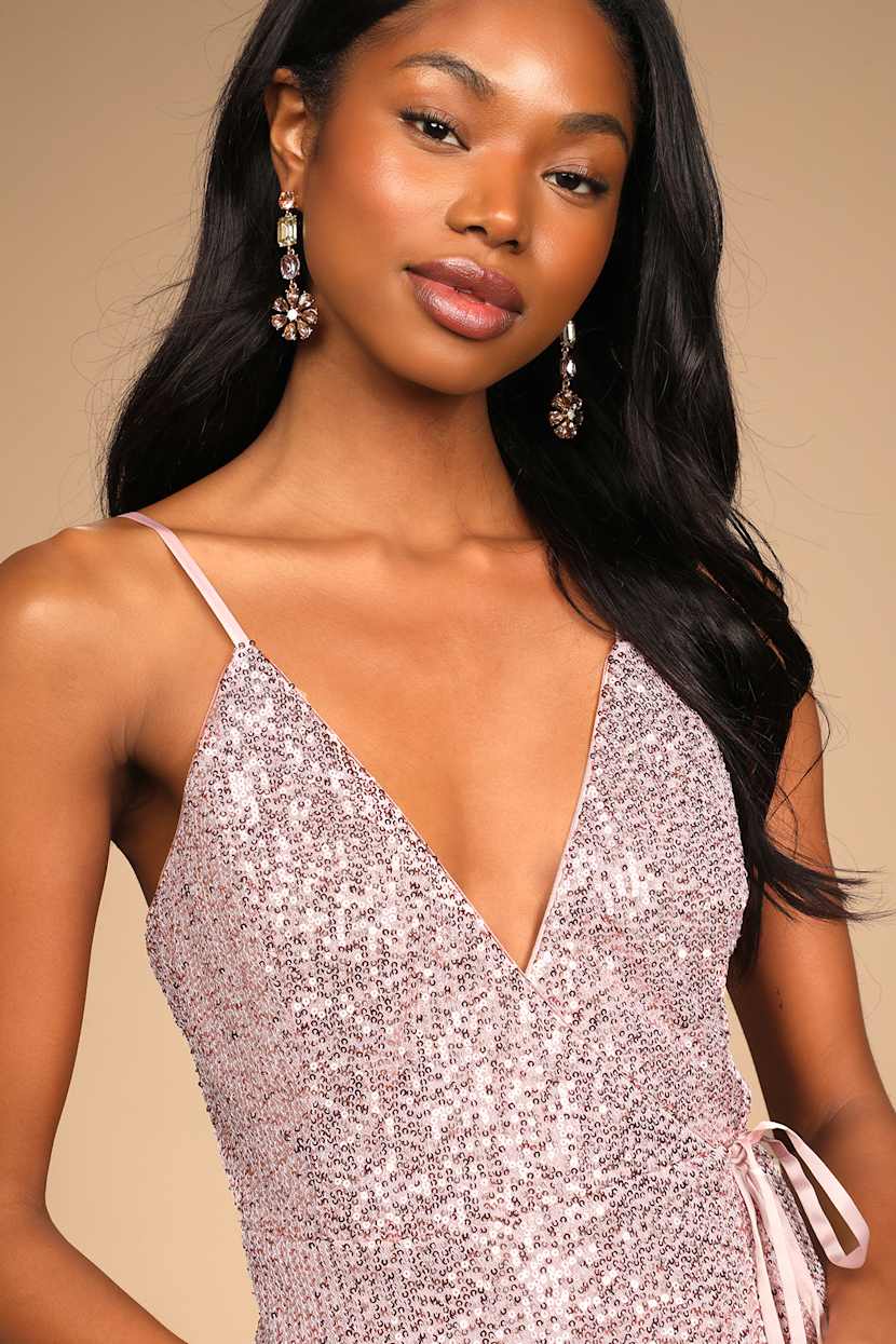 dresses a line with sleeves Mac Duggal - Green Embellished Long Sleeve Velvet Trim A-Line Midi Dress