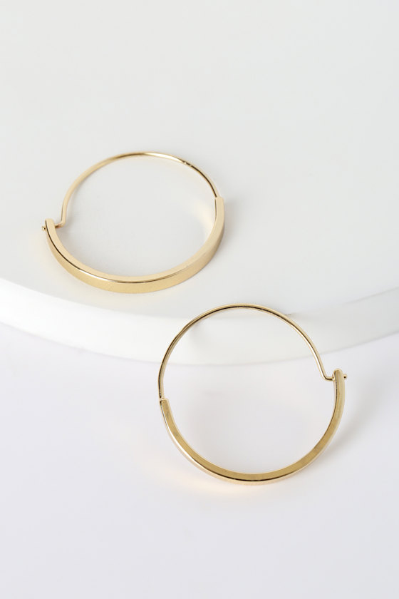 Minimalist 18KT Gold Hoop Earrings 2