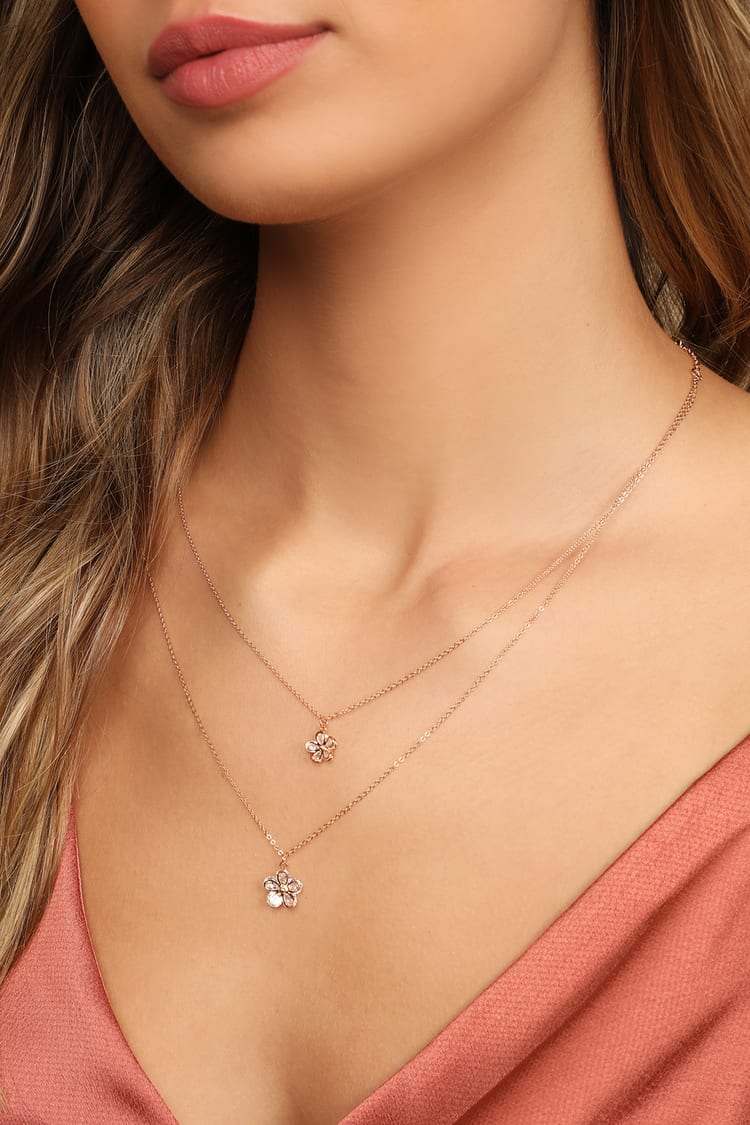 Flower Pendant Layered Necklace
