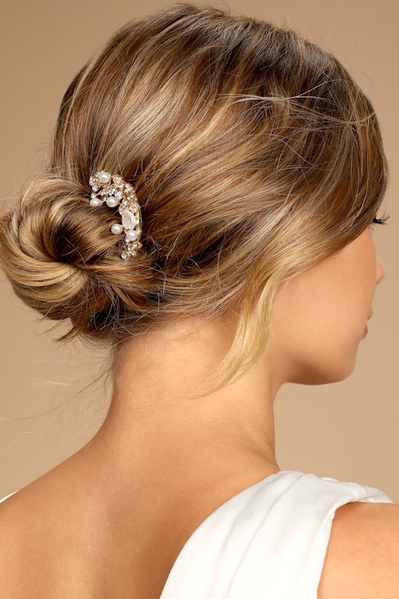 Romance Vibes Gold Rhinestone and Pearl Hair Stick 1