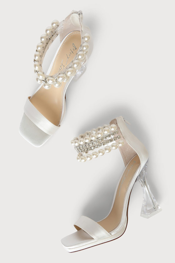 [SAEL!!] ★Betsey Johnson Teasee★ サンダル MainPlace Mall - Betsey Johnson Shoes in Santa Ana, CA