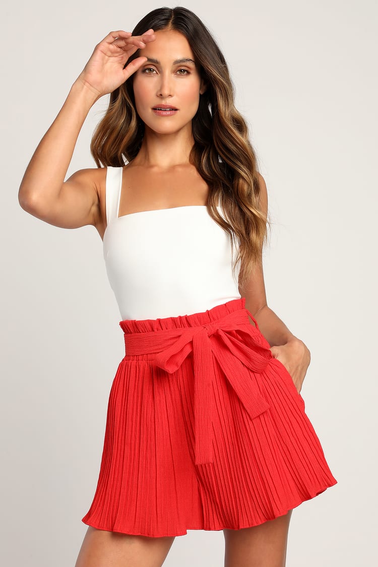 Paperbag High Waisted Shorts - Red
