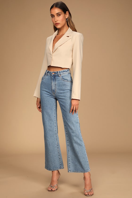 Corporate Chic Beige Cropped Blazer 5