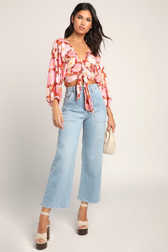 Effortlessly Cool Light Wash High-Rise Wide-Leg Cropped Jeans 2