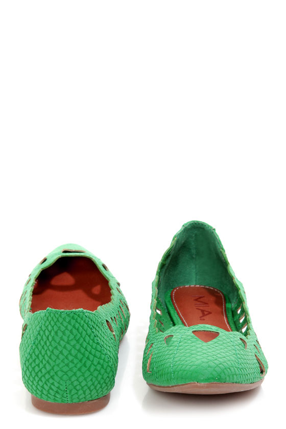 mia pointed flats