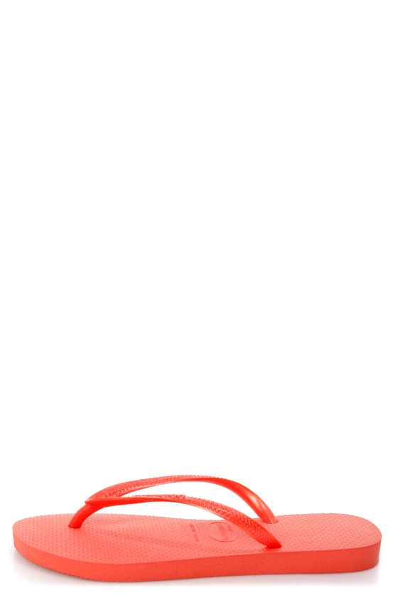 salmon colored flip flops