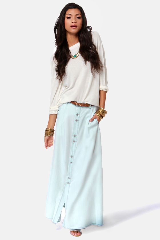 light blue maxi skirt outfit