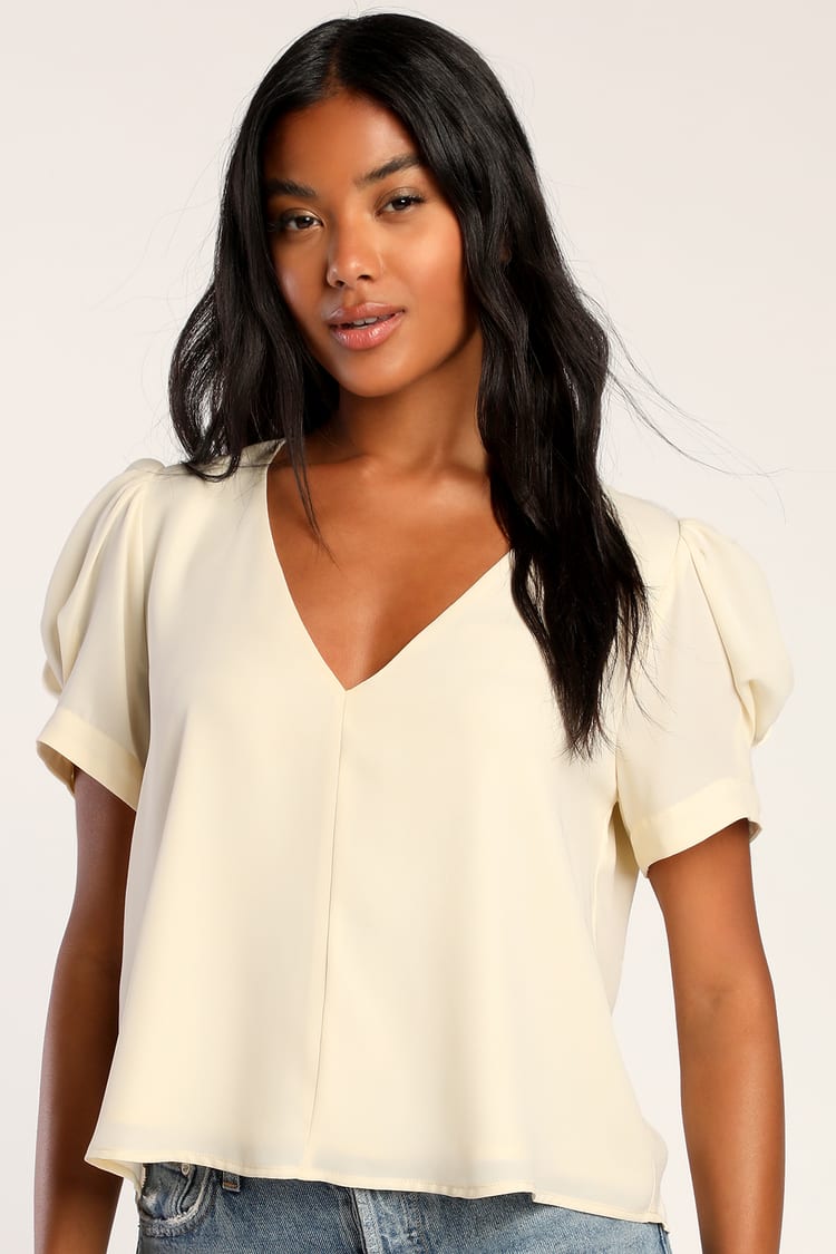 Elegant Aura Cream Short Sleeve Top