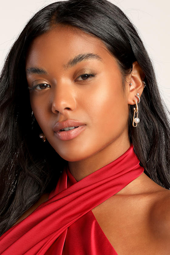 Rhinestone and Pearl Earrings - Pearl 
