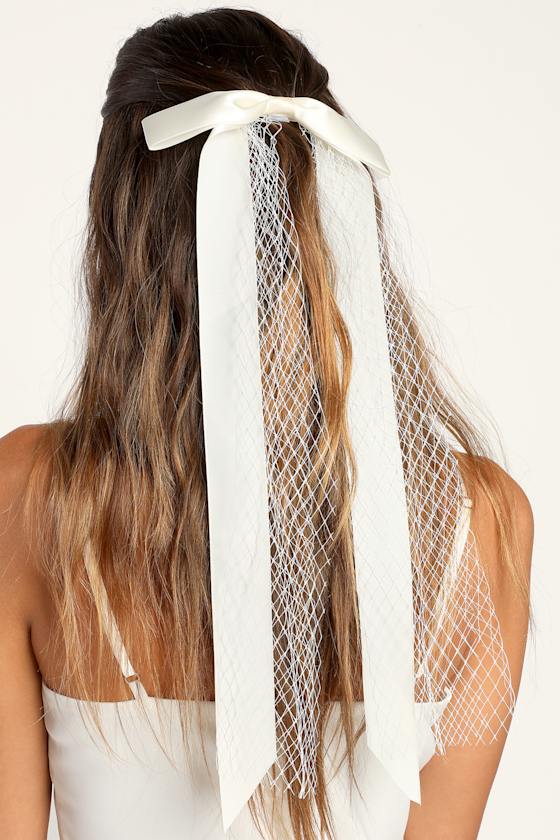 Bride To See Ivory Satin Bow Hair Clip Veil 4