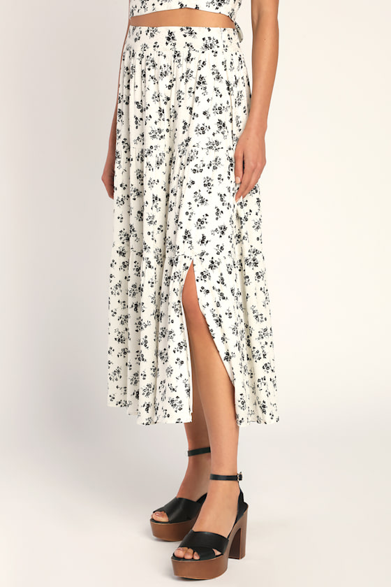 Seasonal Blooms Ivory Floral Print Tiered Midi Skirt 3