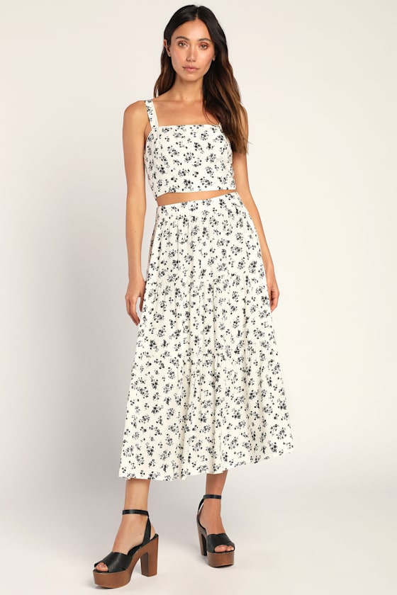 Seasonal Blooms Ivory Floral Print Tie-Back Cropped Tank Top 3