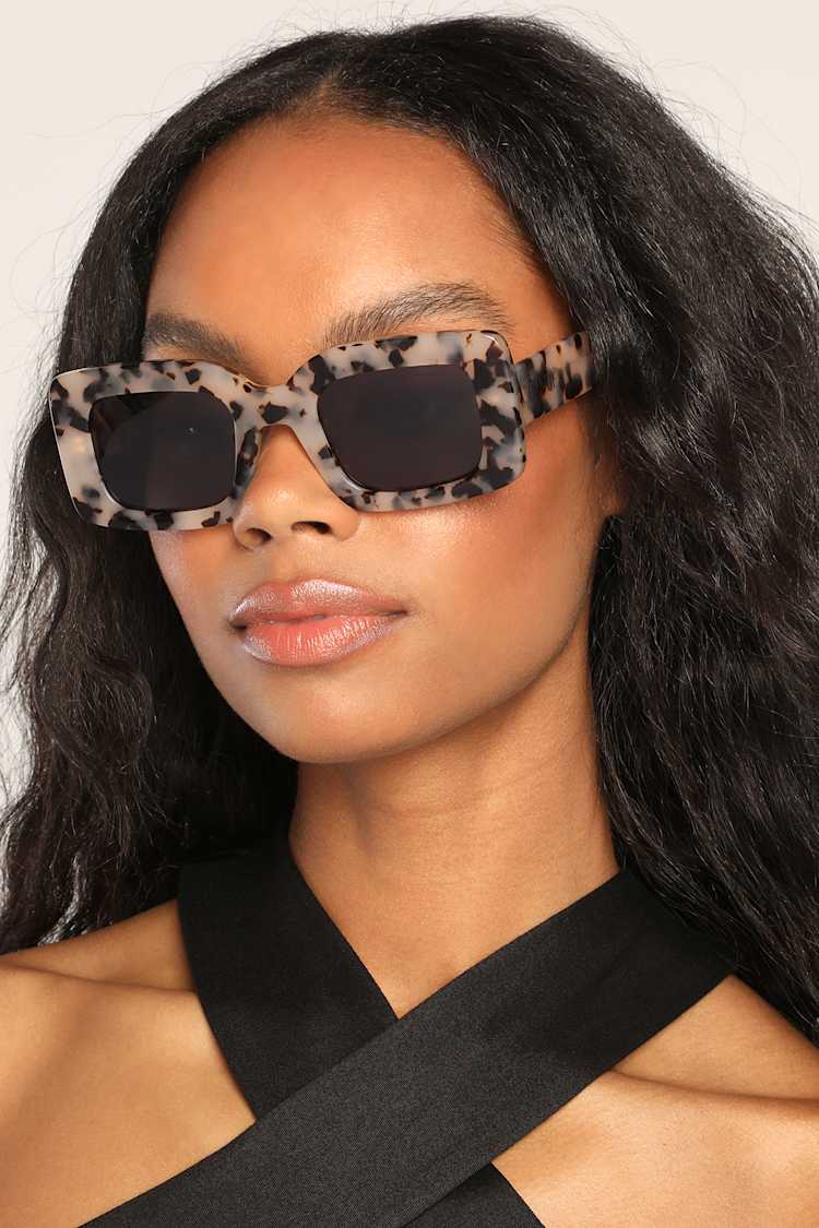 Banbe The Kendall Sunglasses In Ivory & Tortoise New Banbe The Kendall Sunglasses - Grey Sunnies - Square Sunnies  main image 3