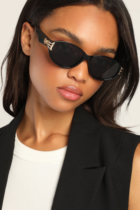 Bombshell Black Oval Sunglasses