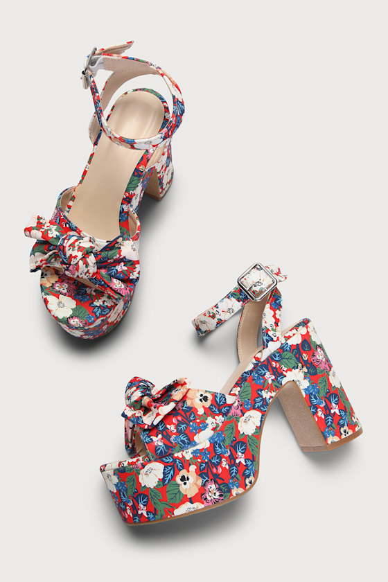 無料配送 ◆ JILLSTUART ◆ Ribbon Platform Sandals Platform sandals with monogram print