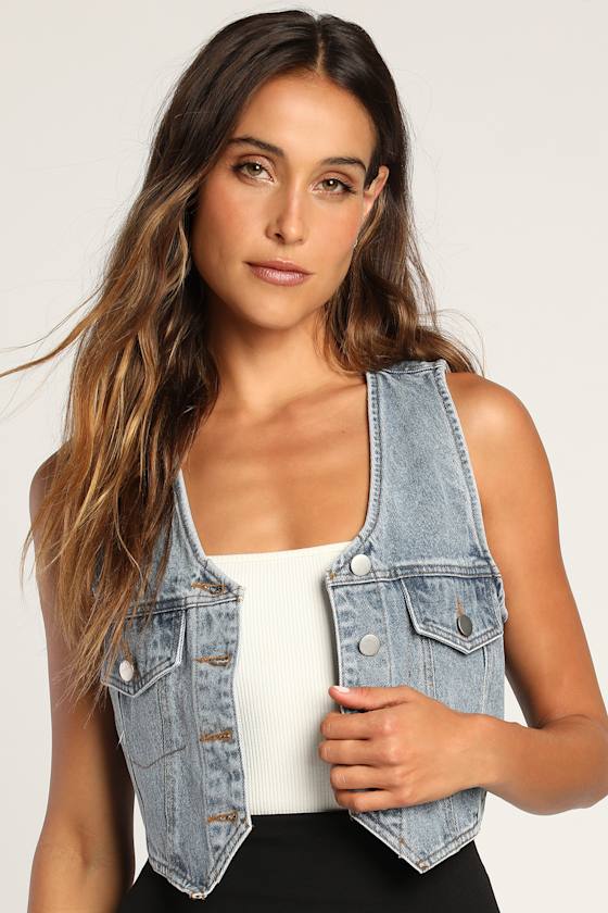 Social Day Light Wash Button-Up Sleeveless Denim Vest 6