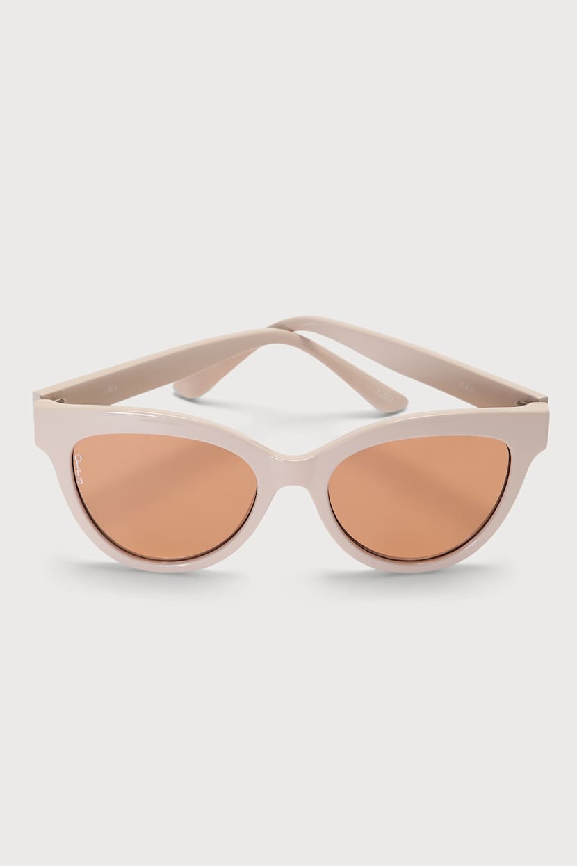 OTRA Lola Sunglasses - Cat-Eye Sunglasses - Ivory Sunglasses  display picture 1