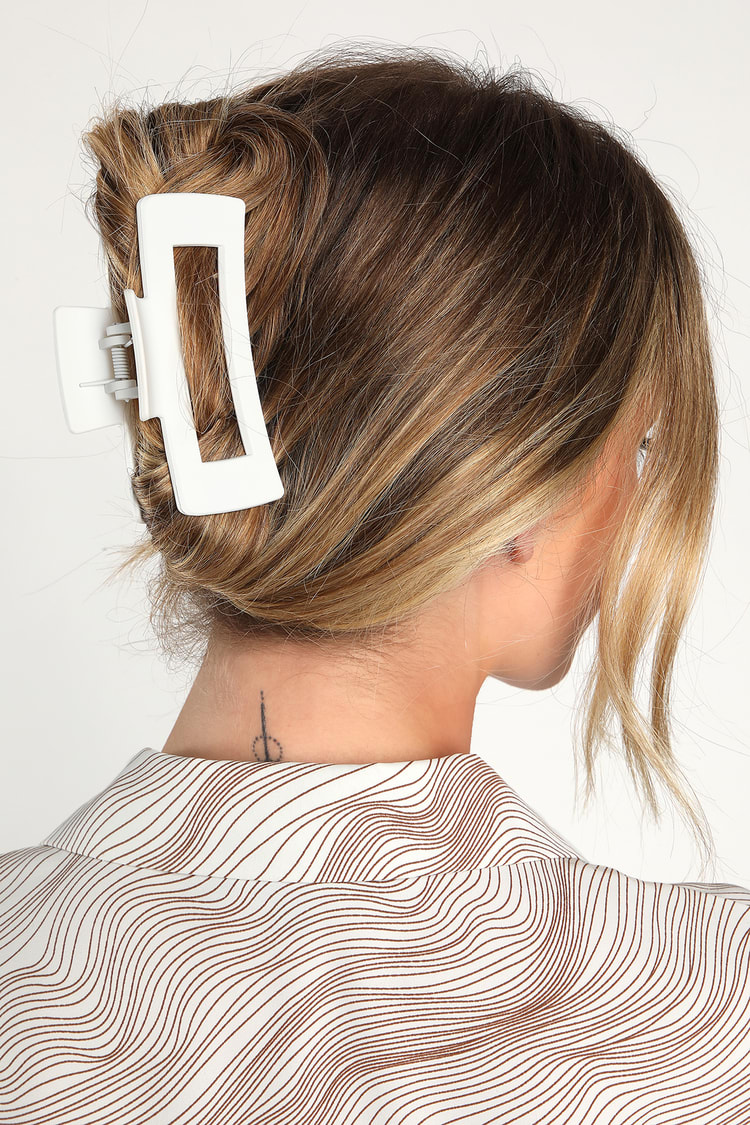 White Claw Clip - Jaw Clip - Hinge Clip - Matte Claw Clip - Lulus