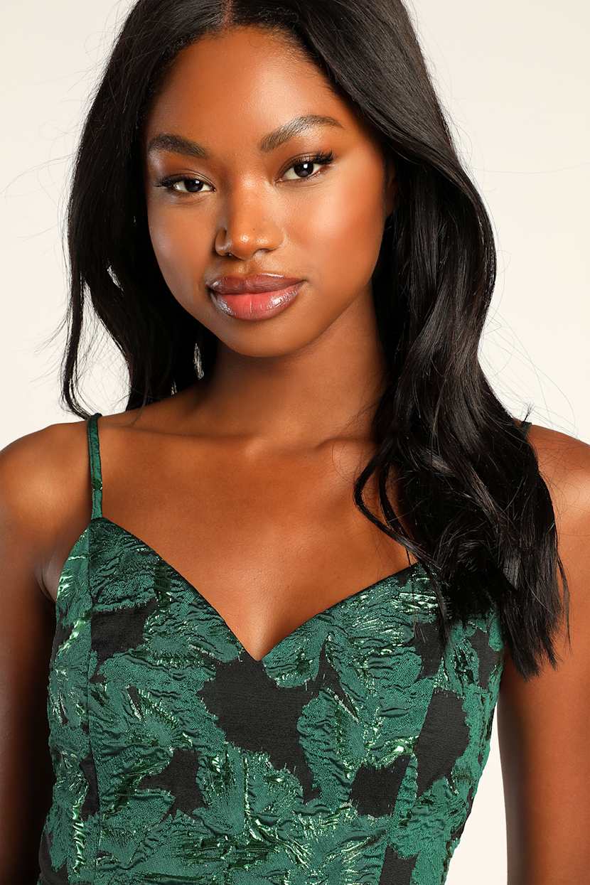 gem green dress Hellymoon Women Velvet Holiday Party Dress with Long Sleeves Dark Green  Tight Cocktail Dress – hellymoonuk main image 1